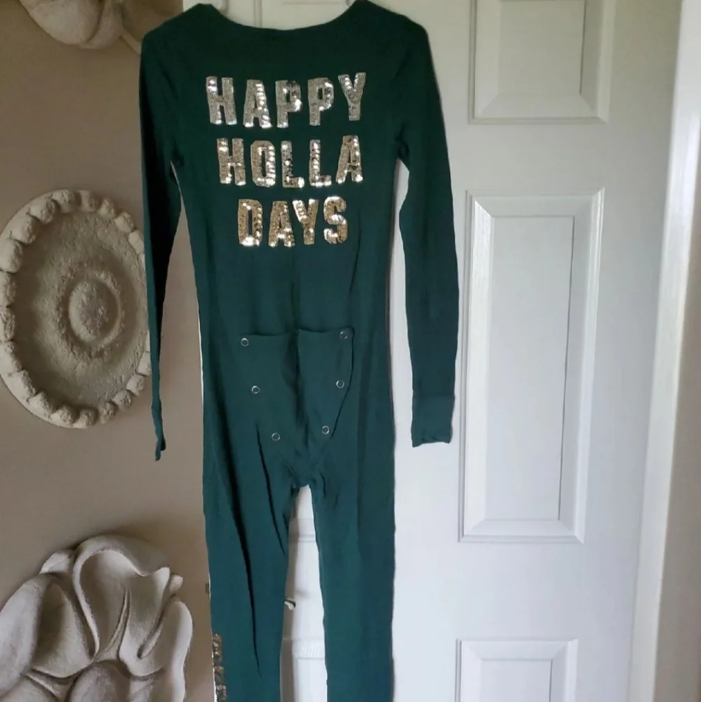 🎄 VICTORIA'S SECRET Happy Holla Days Onesie 🎄 - Picture 9 of 12